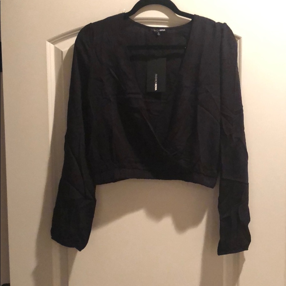 NWT long Sleeve fashion nova crop top